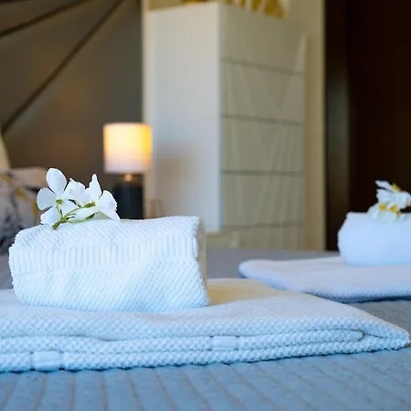 Διαμέρισμα 1min! & Pool - Private Parking, Ac & Wifi *