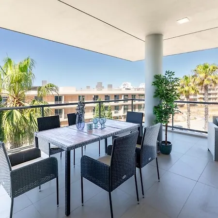 1min! & Pool - Private Parking, Ac & Wifi Διαμέρισμα