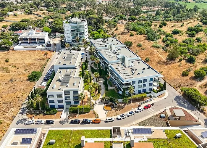1min!&pool - Private Parking, Ac&wifi Quarteira
