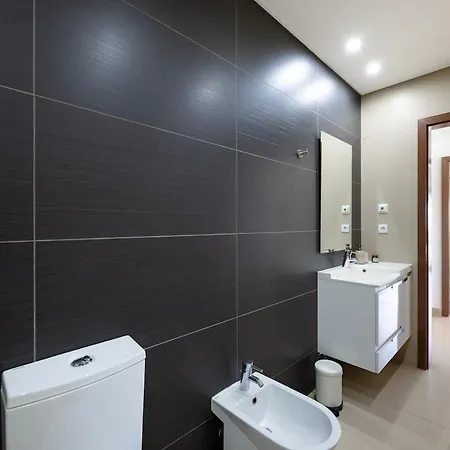 1min!&pool - Private Parking, Ac&wifi Quarteira