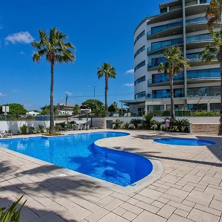 1min!&pool - Private Parking, Ac&wifi Apartment