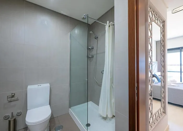 1min! & Pool - Private Parking, Ac & Wifi * クアルテイラ