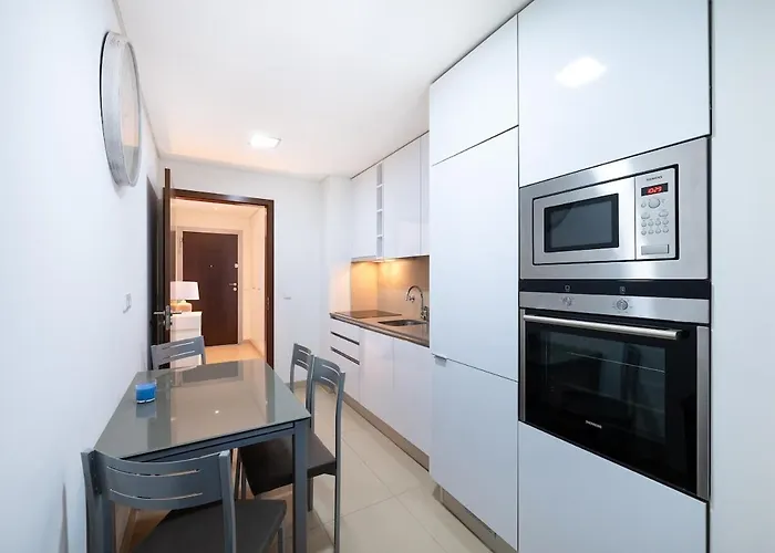 アパート 1min! & Pool - Private Parking, Ac & Wifi *