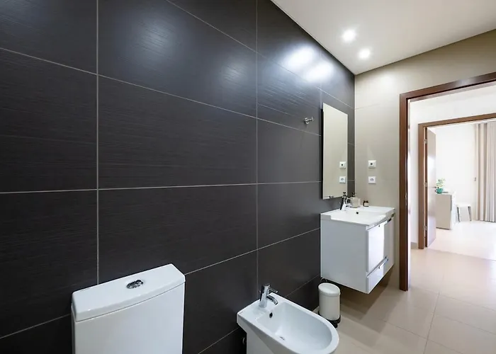 1min! & Pool - Private Parking, Ac & Wifi クアルテイラ