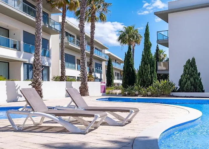 1min! & Pool - Private Parking, Ac & Wifi