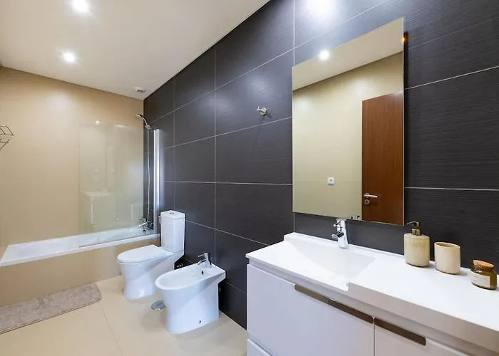 1min! & Pool - Private Parking, Ac & Wifi アパート *