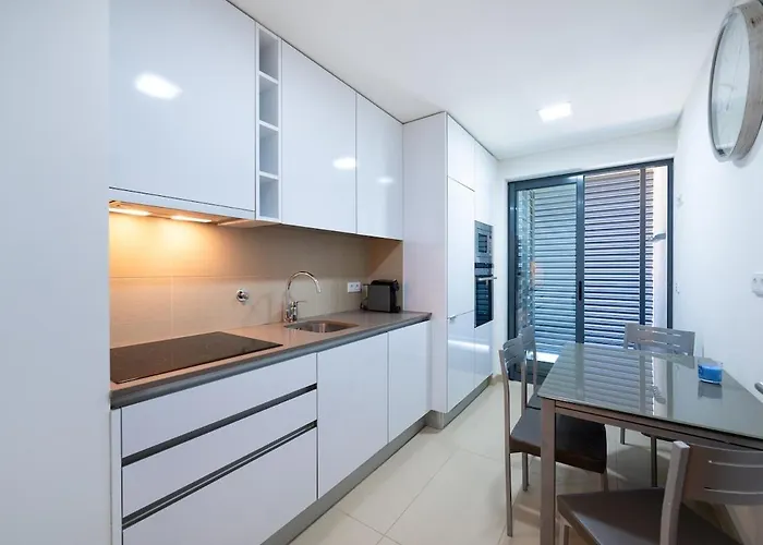 アパート 1min! & Pool - Private Parking, Ac & Wifi *