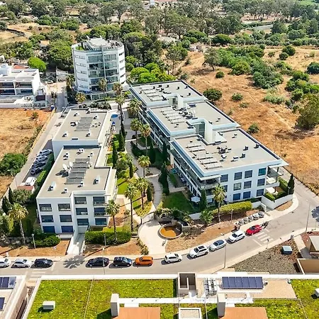 1min! & Pool - Private Parking, Ac & Wifi Quarteira